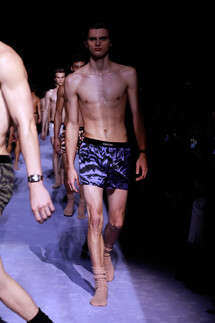 Tom Ford Fall 2018 Menswear  Том Форд осень зима 2018 коллекция Tom Ford TF неделя моды в Нью Йорке Мужские трусы Tom Ford  Mainstyles